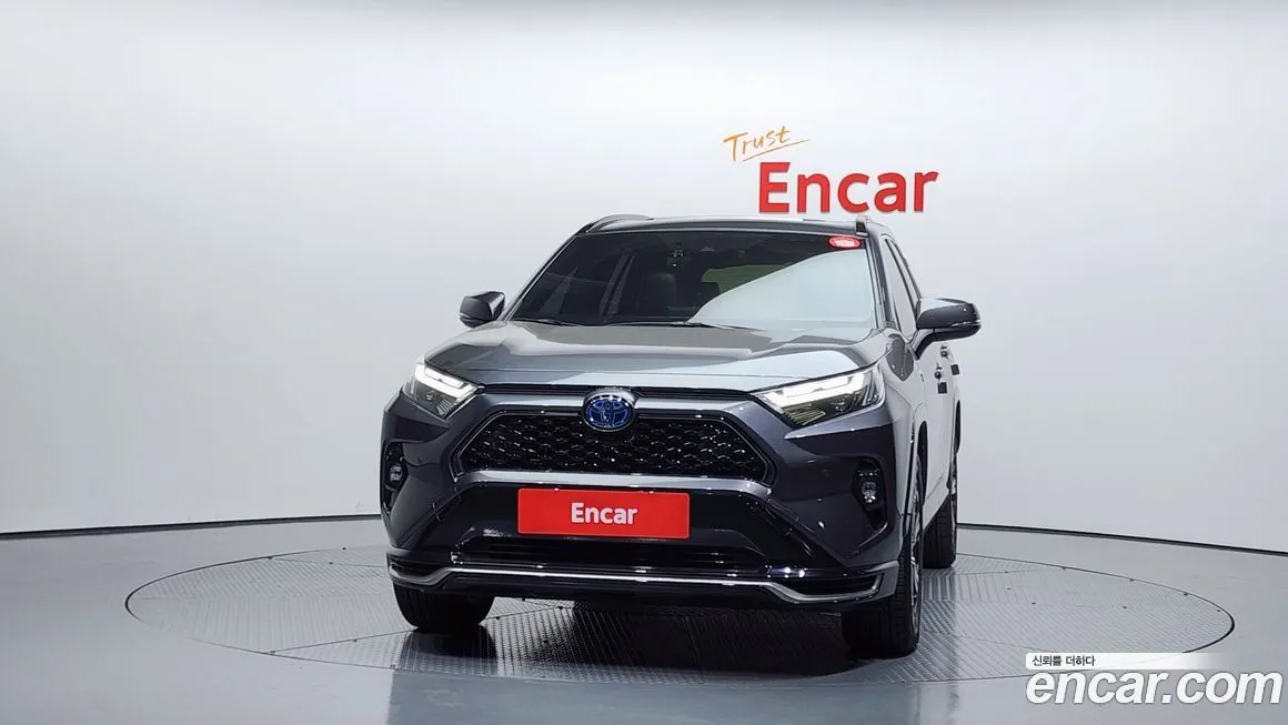 Toyota RAV4 2023 из KR, фото 3