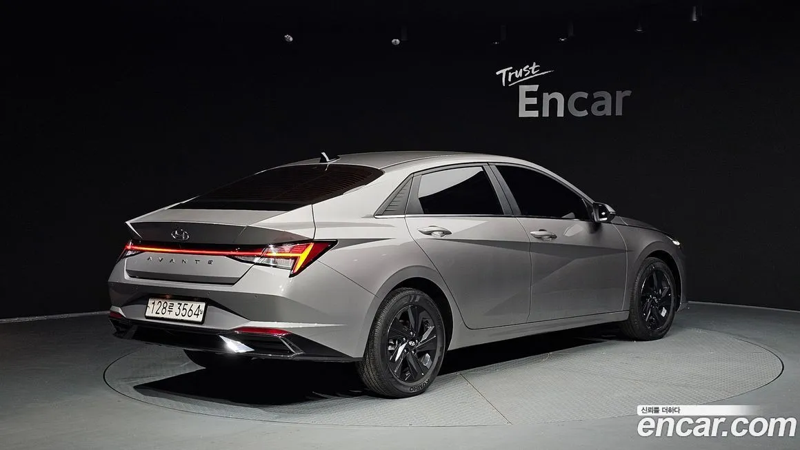Hyundai AVANTE 2021 из KR, фото 2