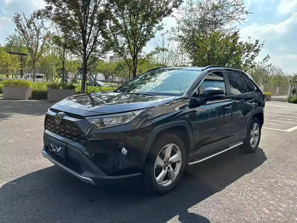 Toyota RAV4 2021 из CN, фото 1