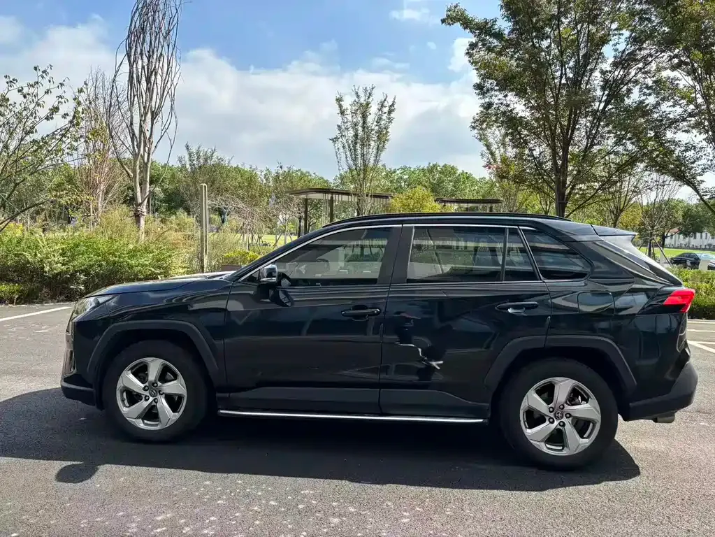 Toyota RAV4 2021 из CN, фото 7