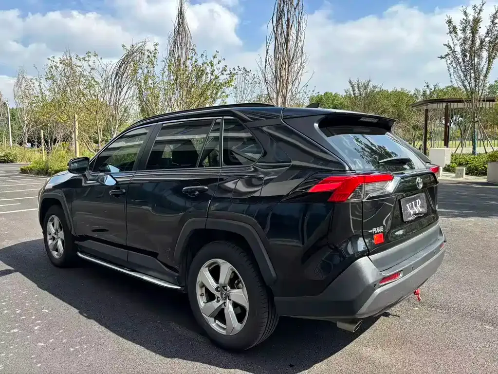 Toyota RAV4 2021 из CN, фото 8