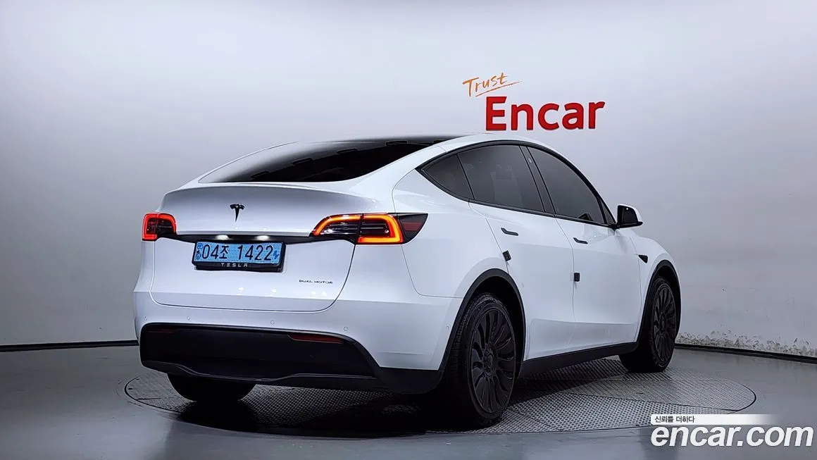 Tesla Model Y — фото 2