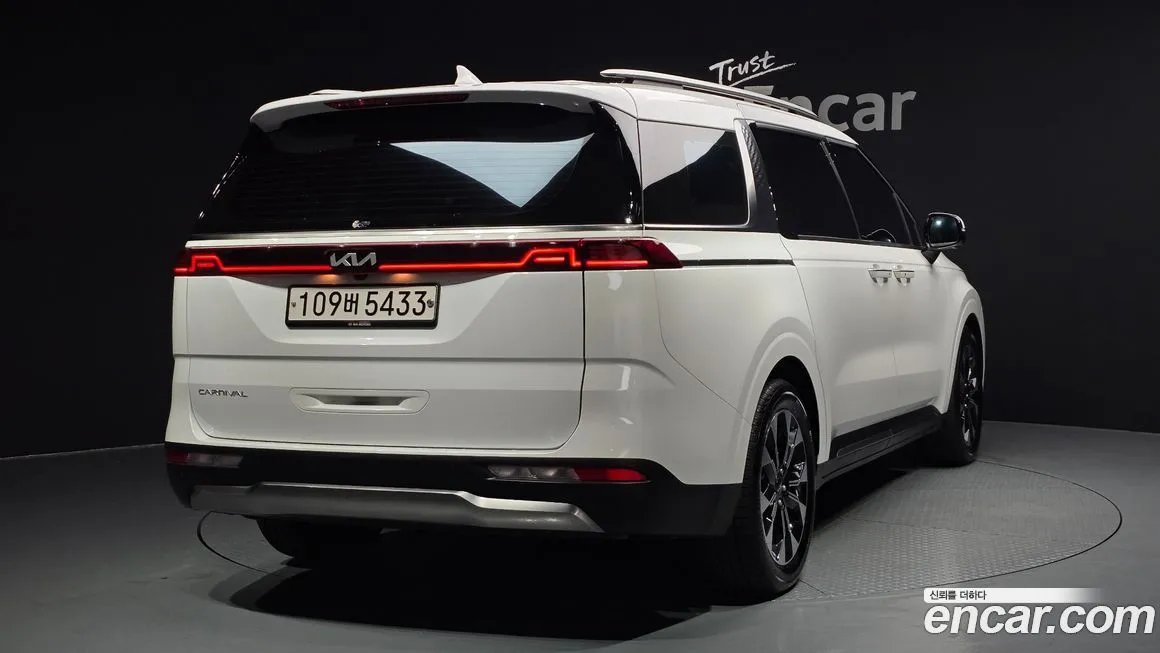 Kia Carnival — фото 2