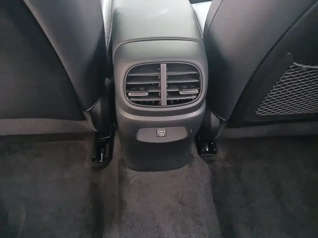 Hyundai Elantra 2024 из CN, фото 10