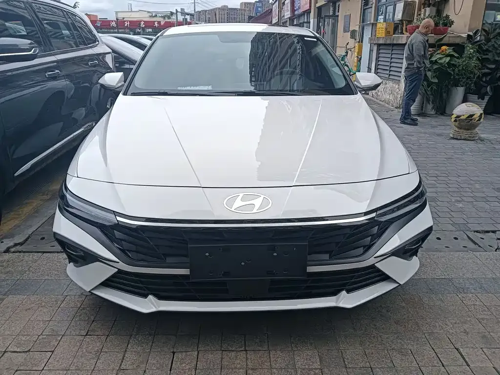 Hyundai Elantra 2024 из CN, фото 2