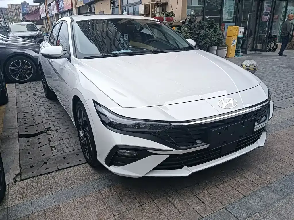 Hyundai Elantra 2024 из CN, фото 3