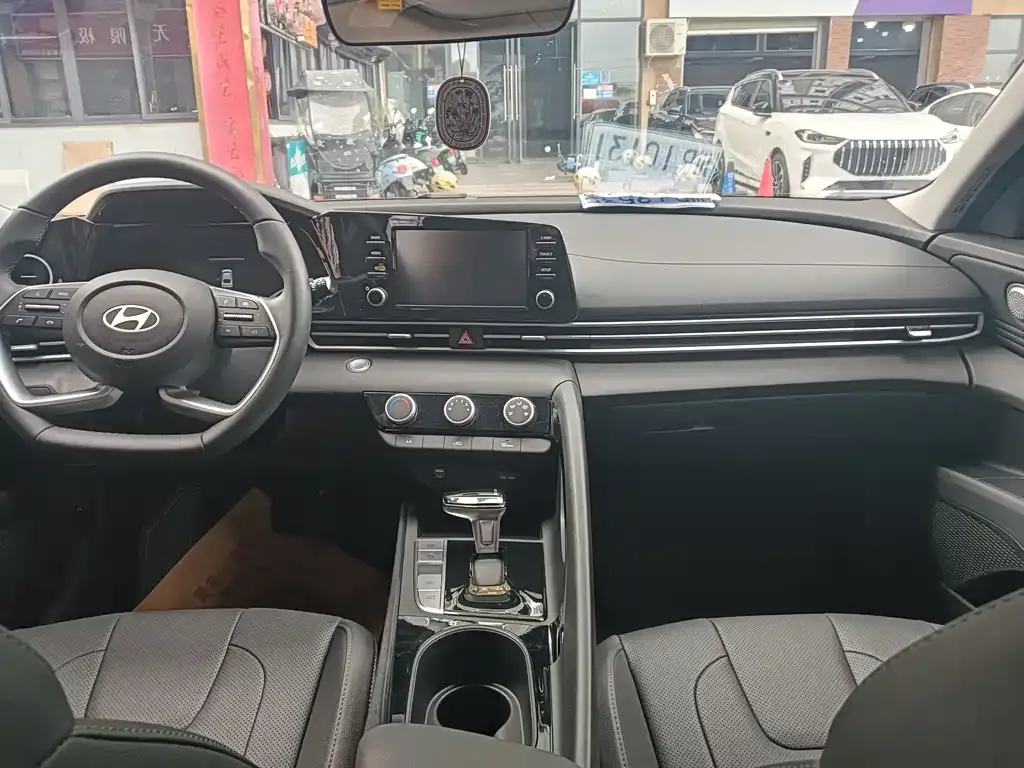 Hyundai Elantra 2024 из CN, фото 7