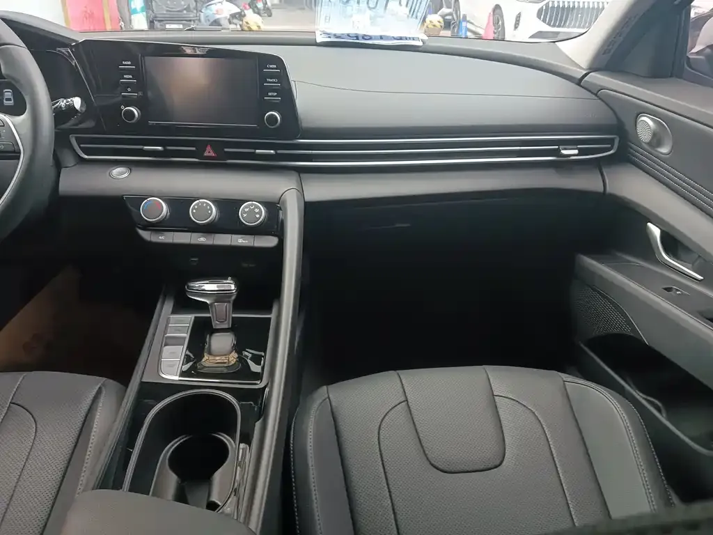 Hyundai Elantra 2024 из CN, фото 8