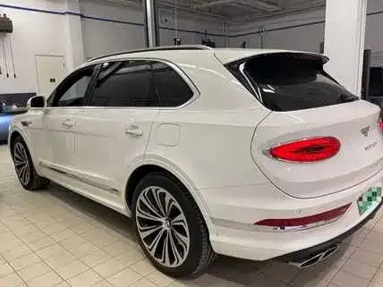 Bentley Bentayga PHEV — фото 2