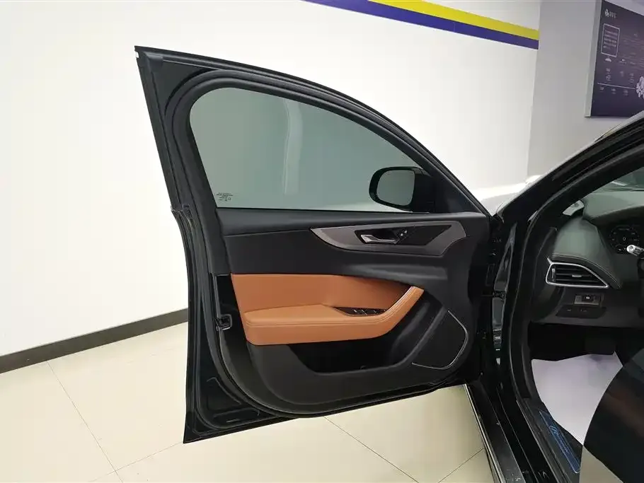 Jaguar XEL 2023 из CN, фото 7