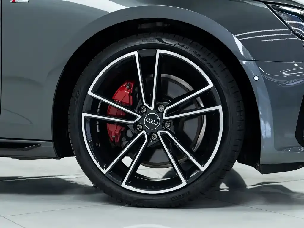 Audi A4L 2025 из CN, фото 7