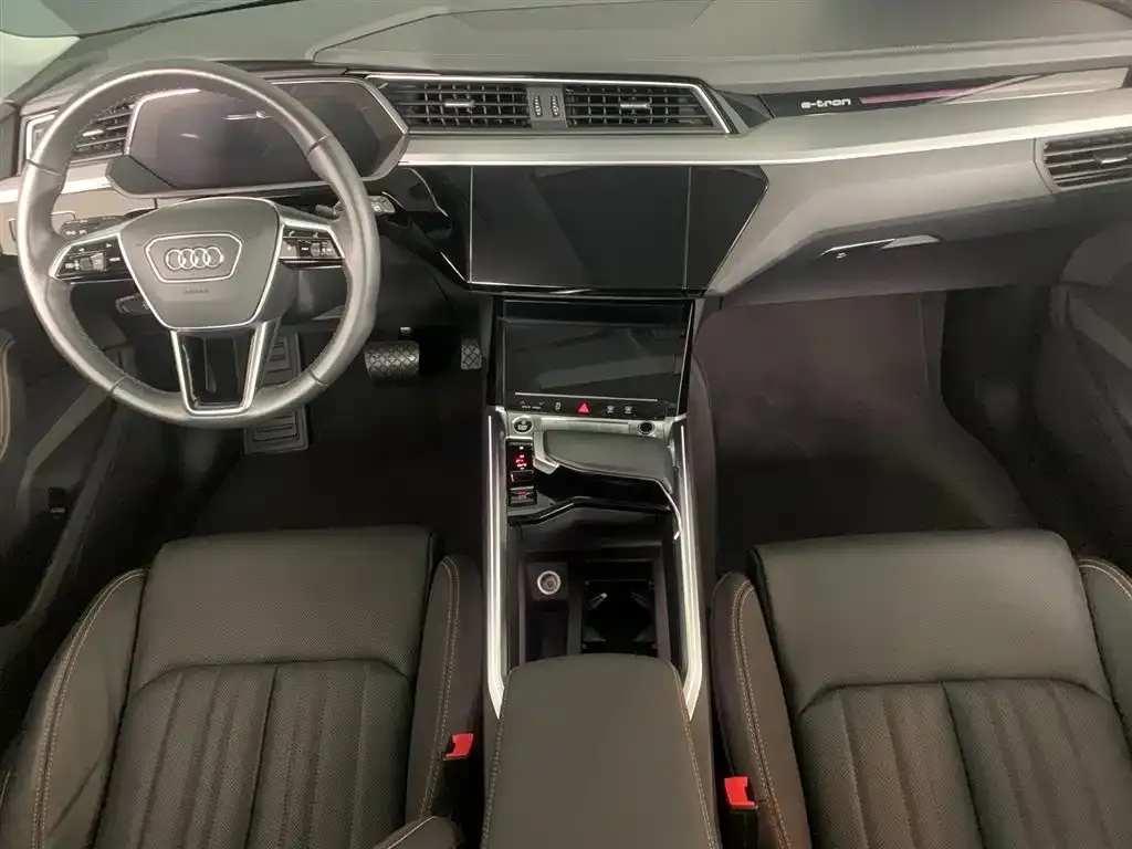 Audi e-tron 2022 из CN, фото 5