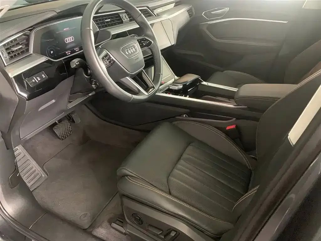 Audi e-tron 2022 из CN, фото 7