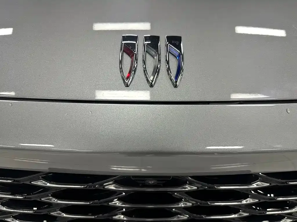 Buick Envision Plus — фото 4