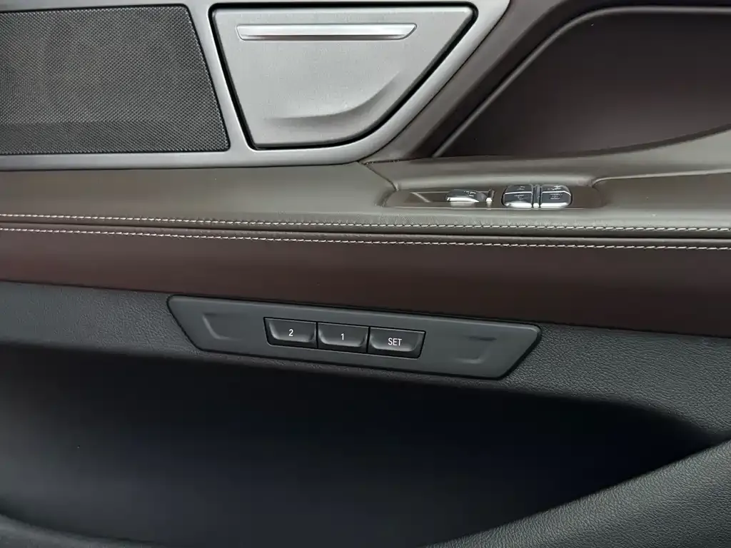 BMW 7 Series 2021 из CN, фото 4