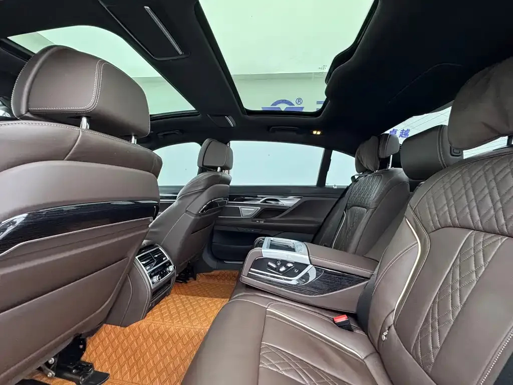 BMW 7 Series 2021 из CN, фото 5