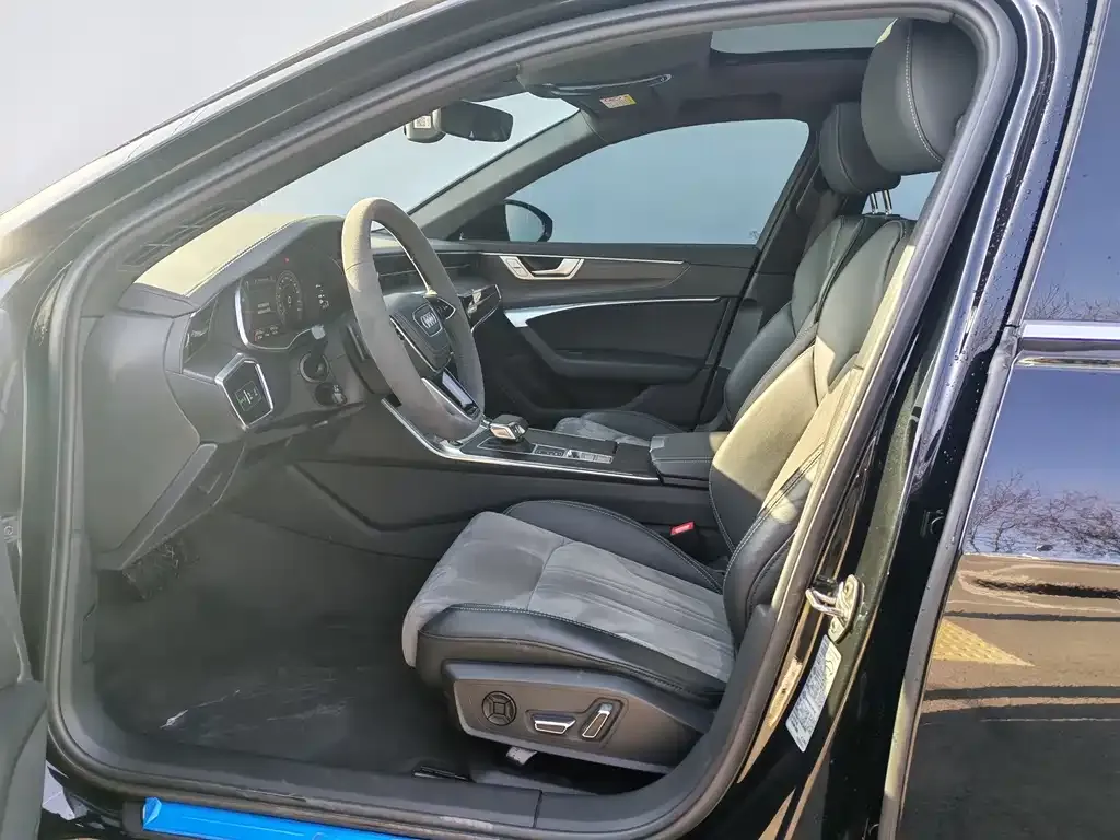 Audi A6L 2023 из CN, фото 7