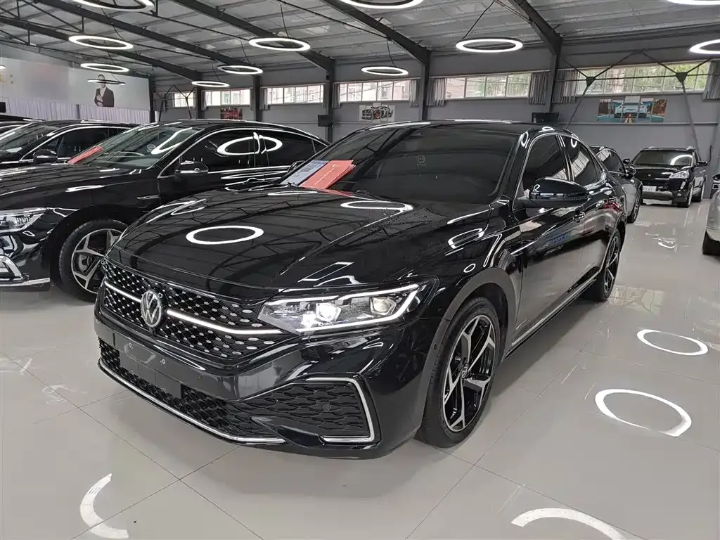 Volkswagen Passat 2023 из CN, фото 1