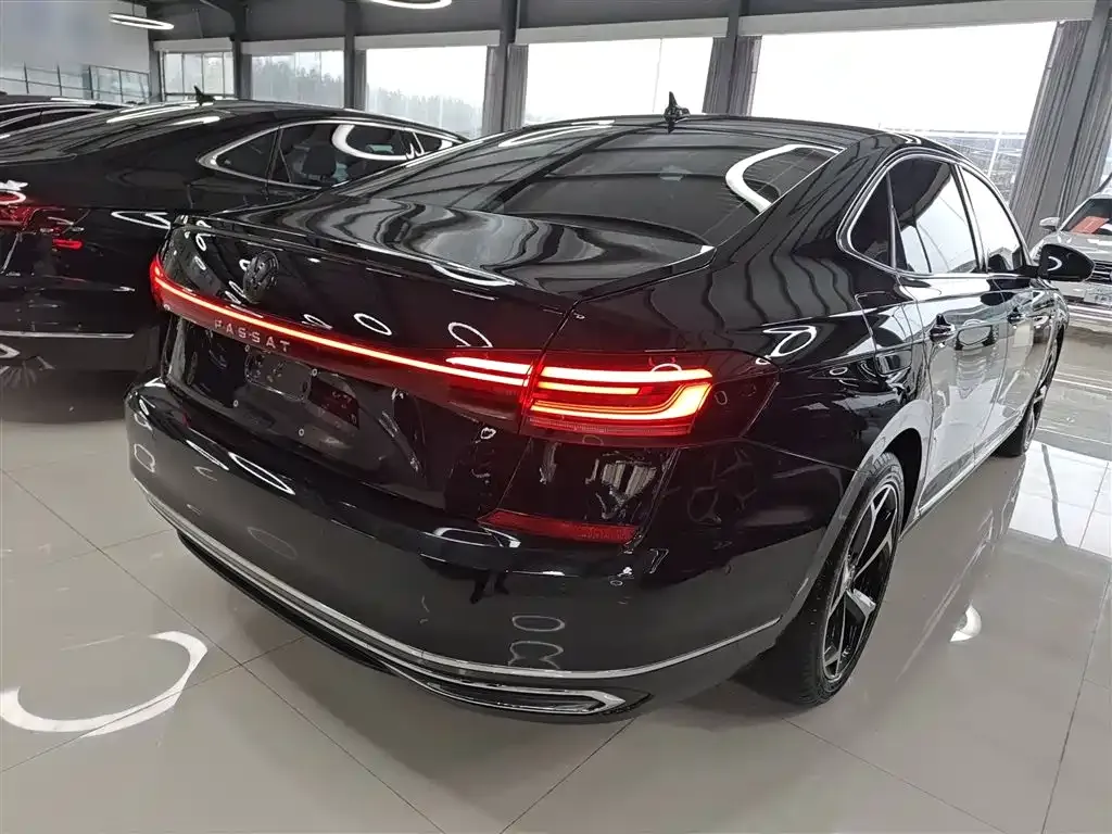 Volkswagen Passat 2023 из CN, фото 7