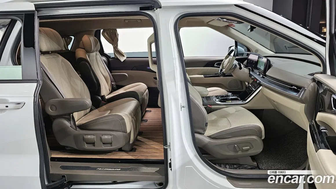 Kia Carnival — фото 10