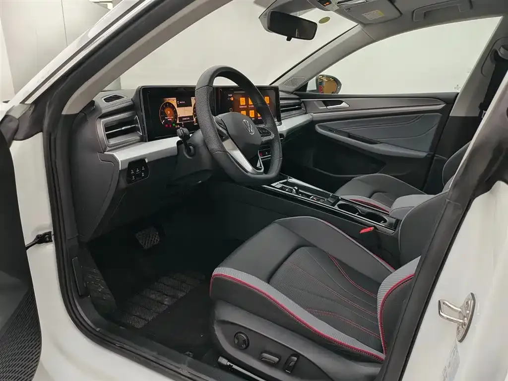 Volkswagen Lamando 2024 из CN, фото 6