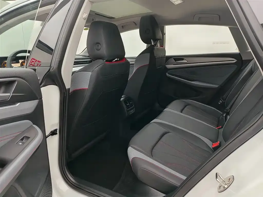 Volkswagen Lamando 2024 из CN, фото 7