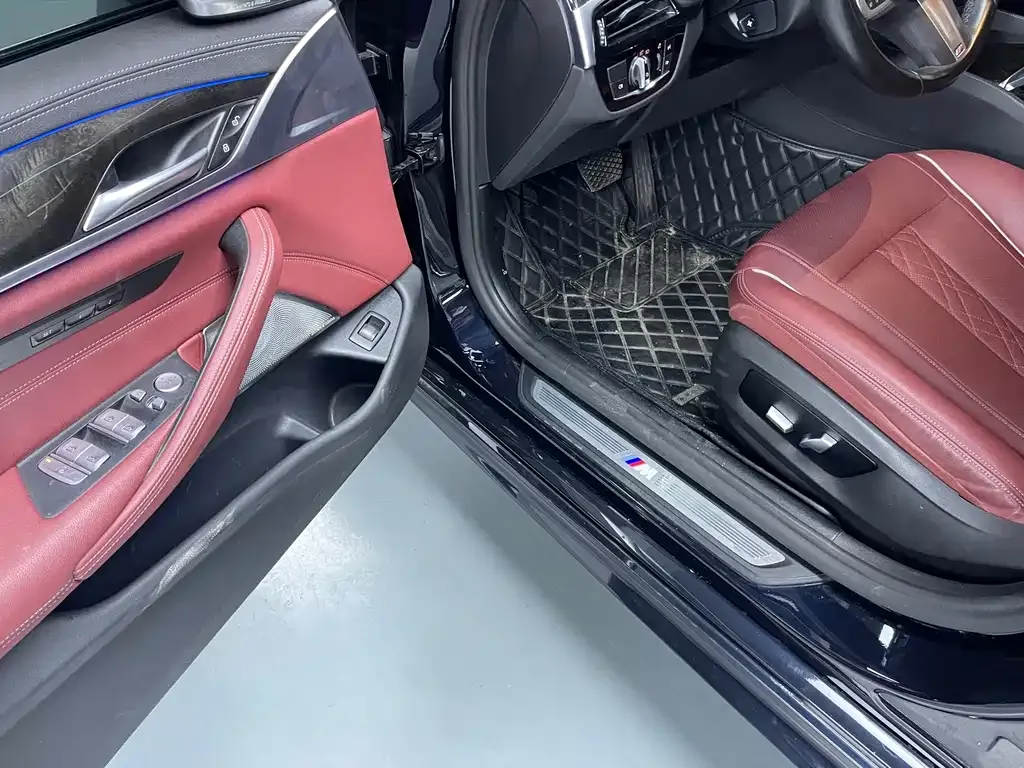 BMW 5 Series 2022 из CN, фото 7