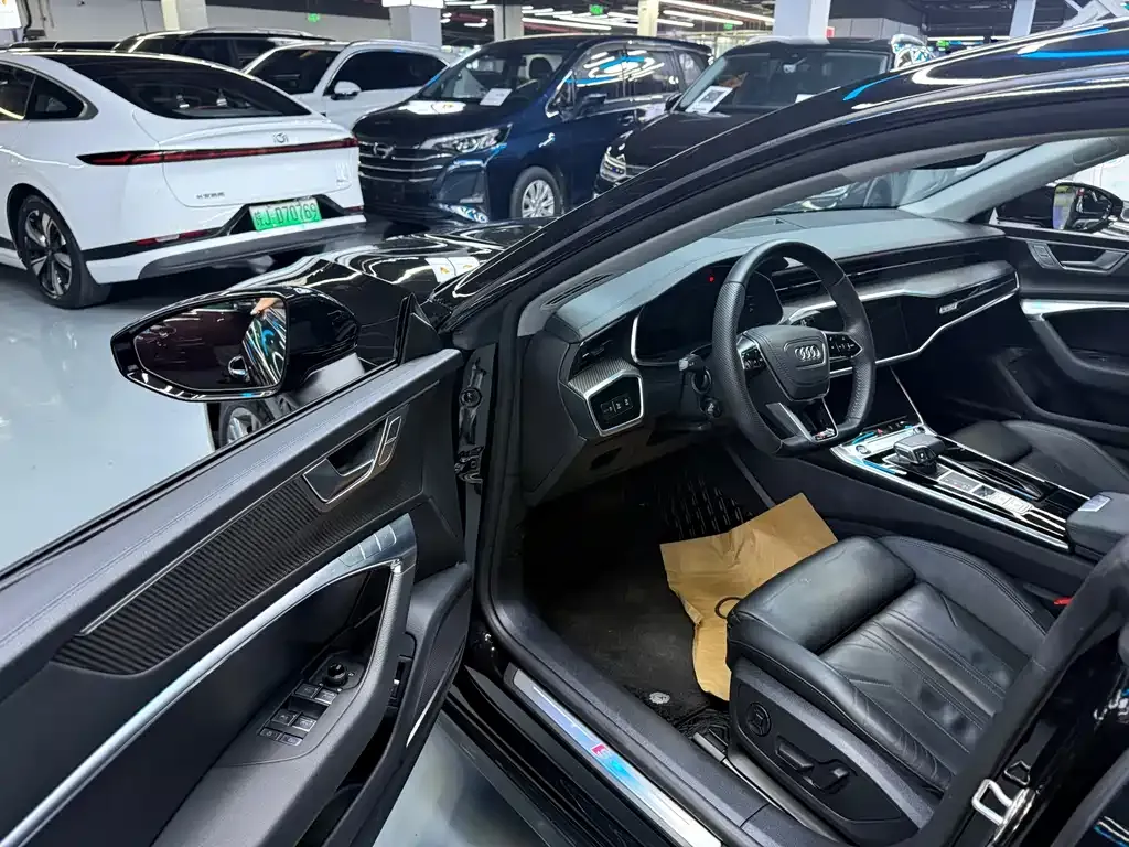 Audi A7 2021 из CN, фото 4