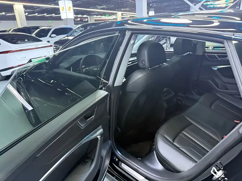 Audi A7 2021 из CN, фото 8