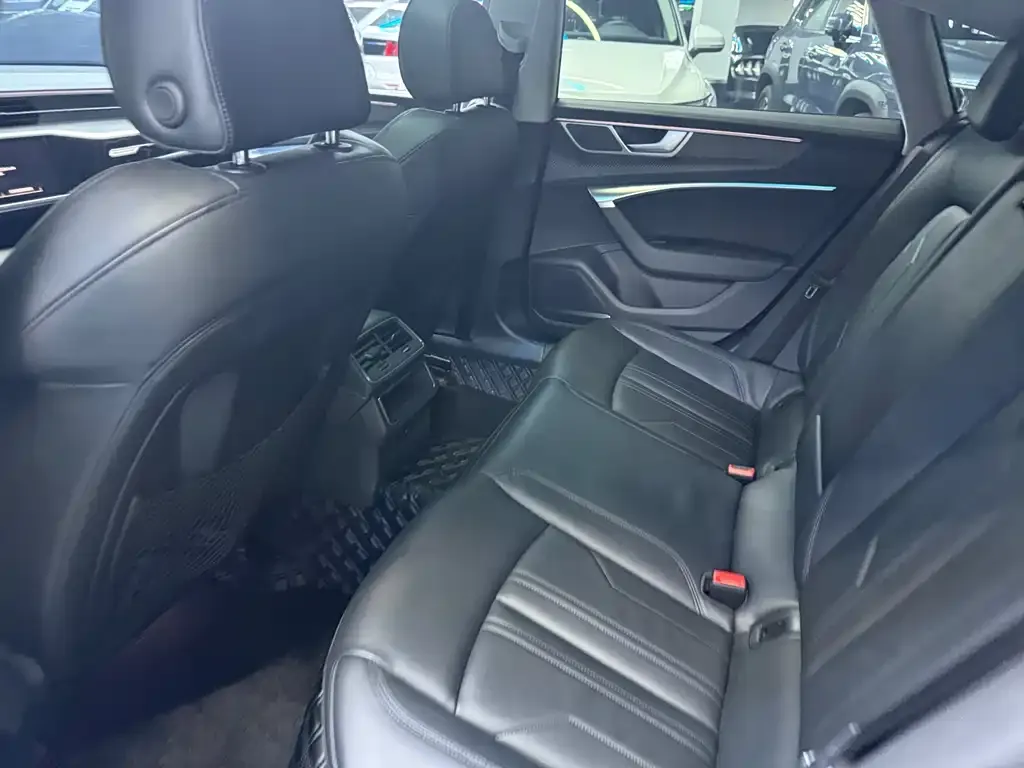Audi A7 2021 из CN, фото 9