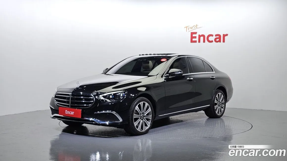 Mercedes-Benz E-Class — фото 1