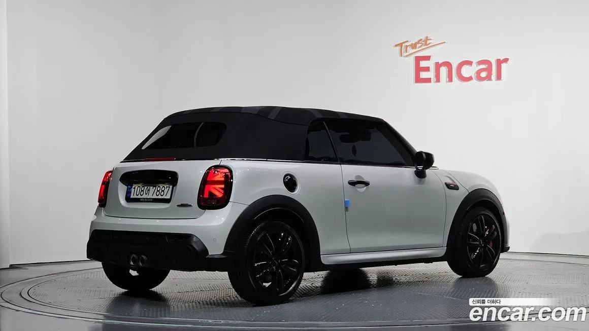 Mini Cooper Convertible 2023 из KR, фото 2