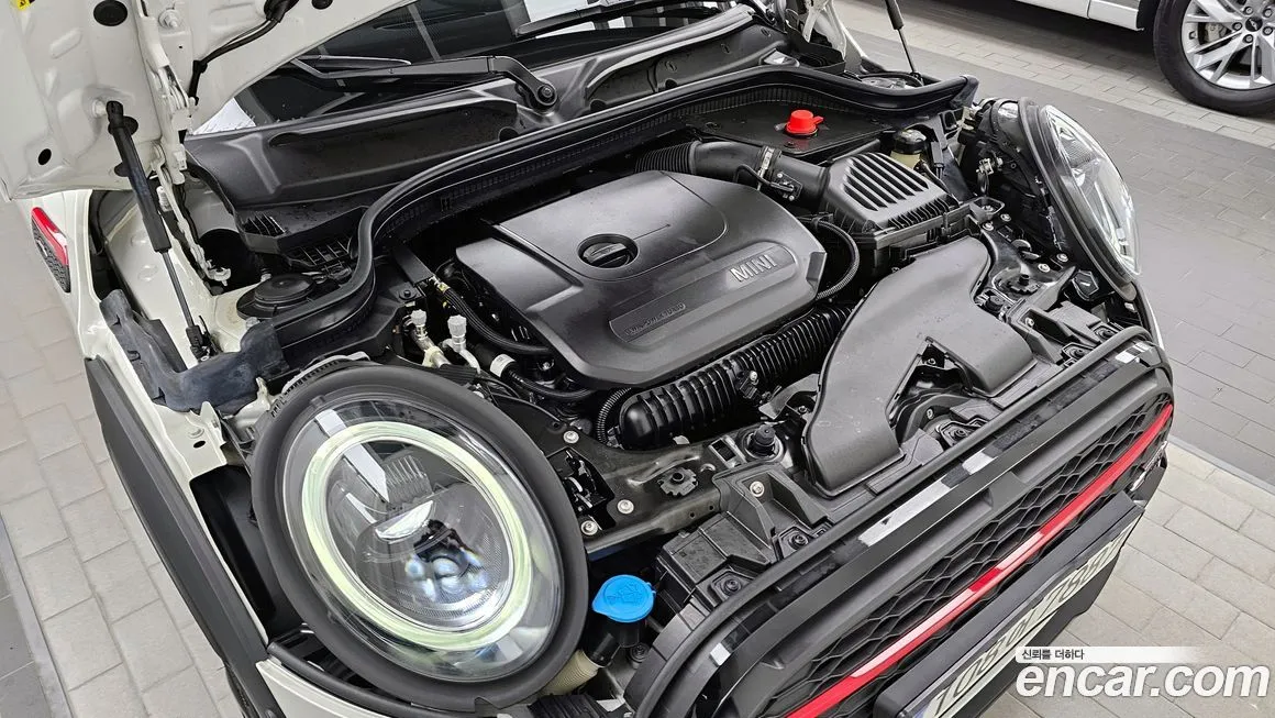 Mini Cooper Convertible 2023 из KR, фото 6