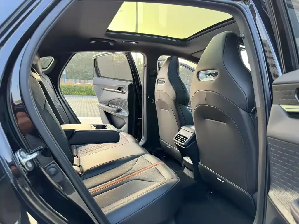 Changan UNI-V 2024 из CN, фото 8
