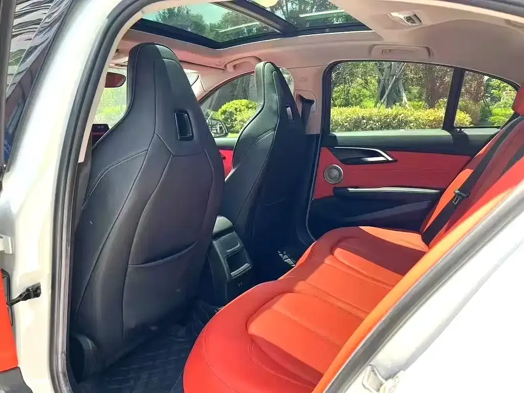 BMW 1 Series 2021 из CN, фото 6