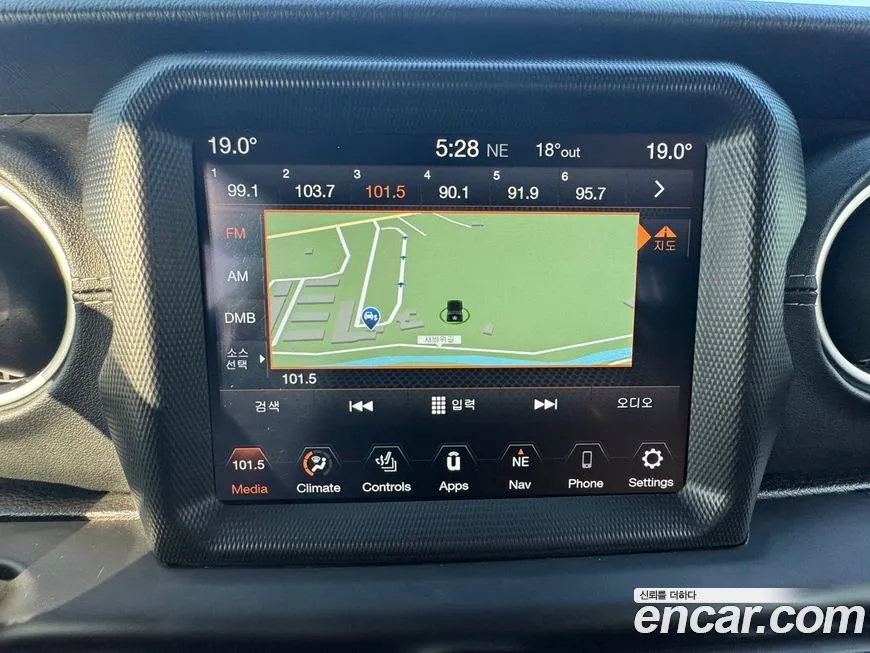 Jeep Wrangler 2021 из KR, фото 9