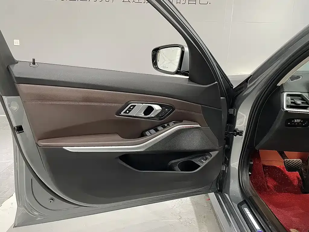 BMW 3 Series 2023 из CN, фото 7