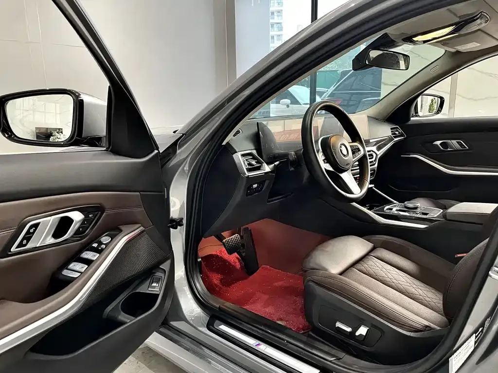 BMW 3 Series 2023 из CN, фото 9