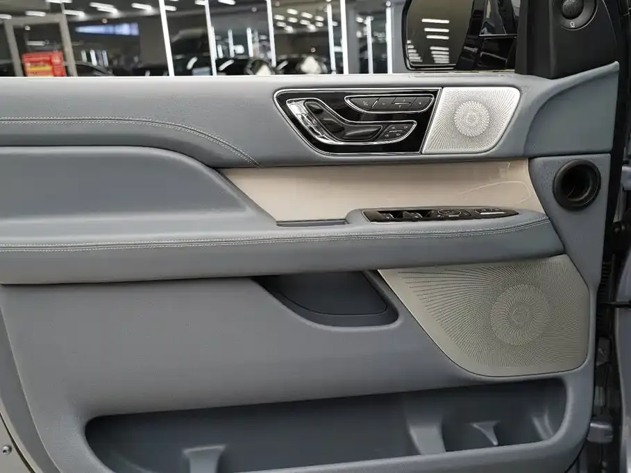 Lincoln Navigator 2021 из CN, фото 5