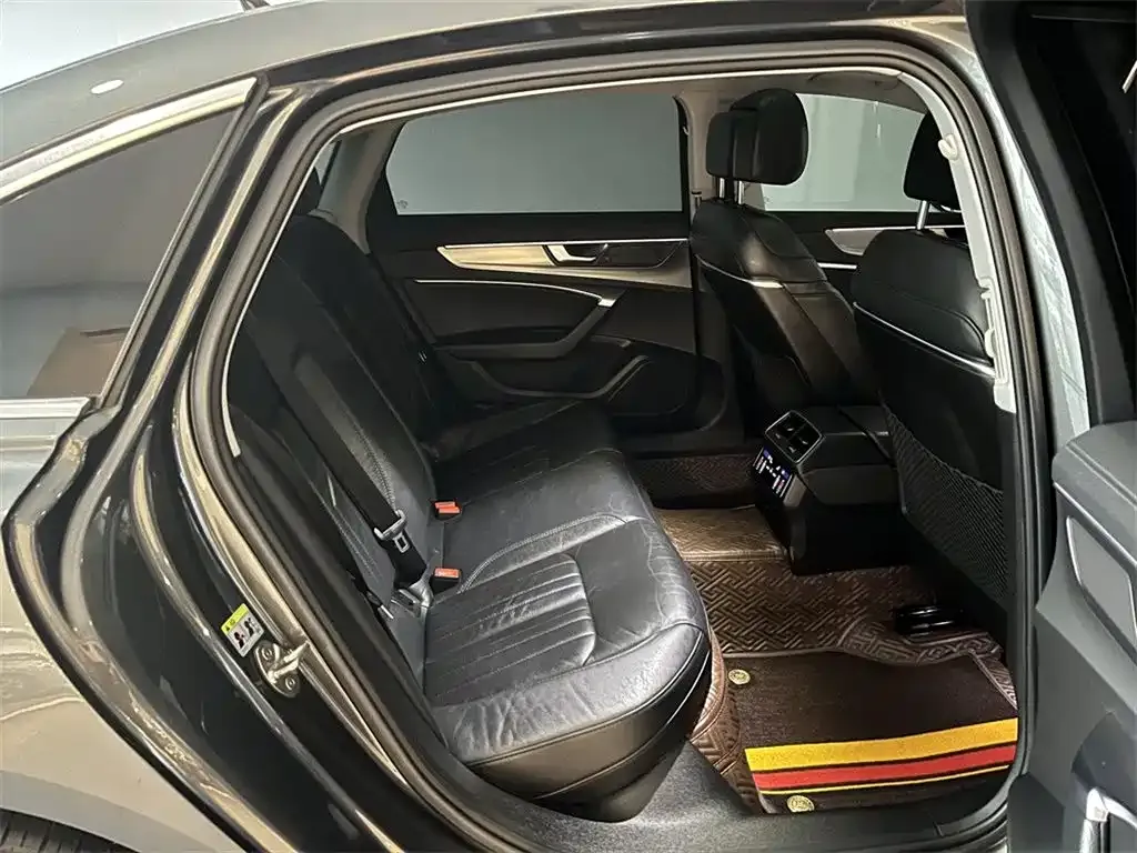 Audi A6L 2021 из CN, фото 7