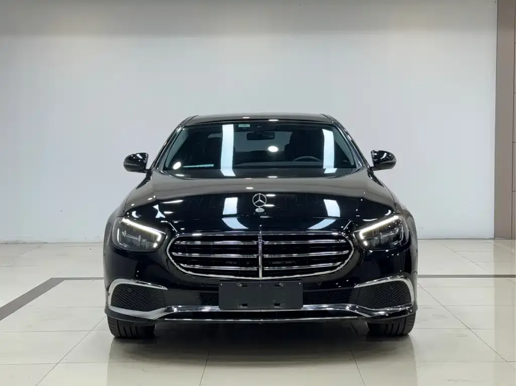 Mercedes-Benz E-Class — фото 2