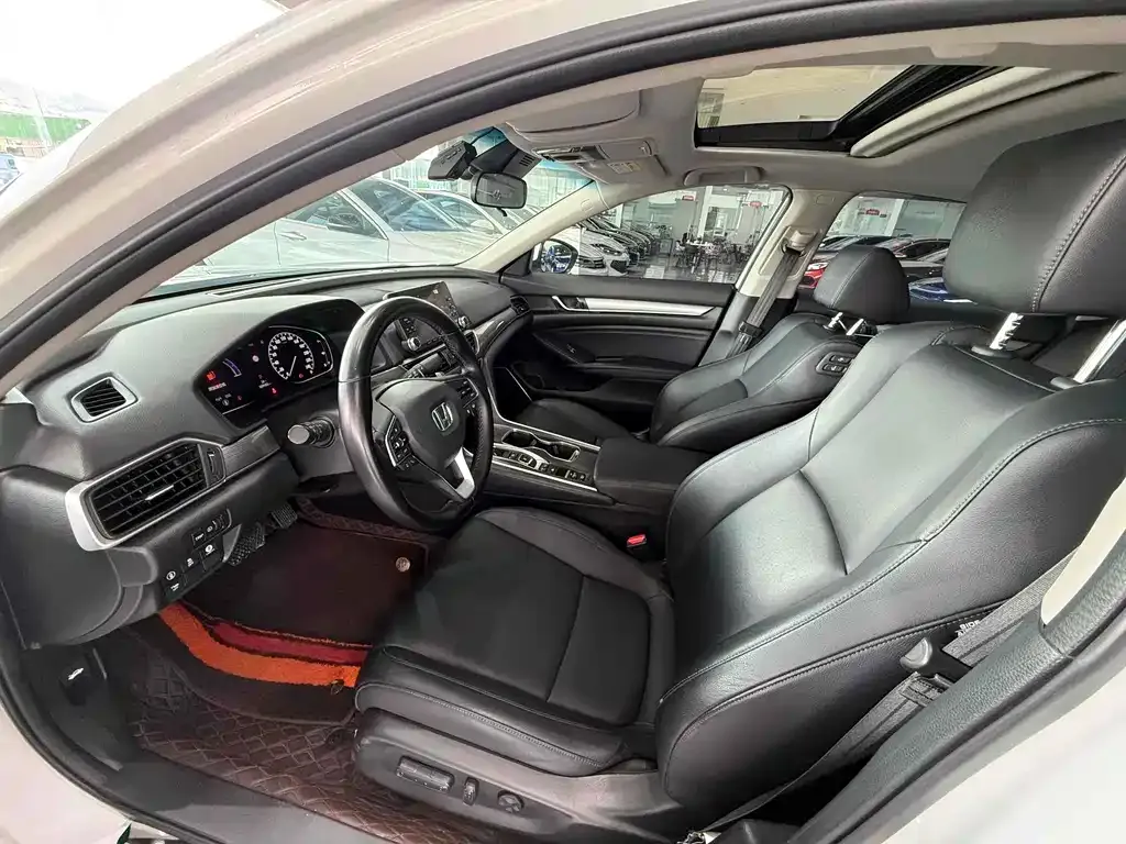 Honda Accord — фото 10
