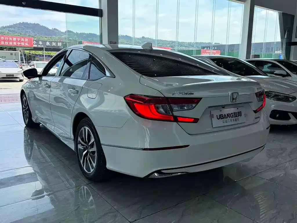 Honda Accord — фото 6