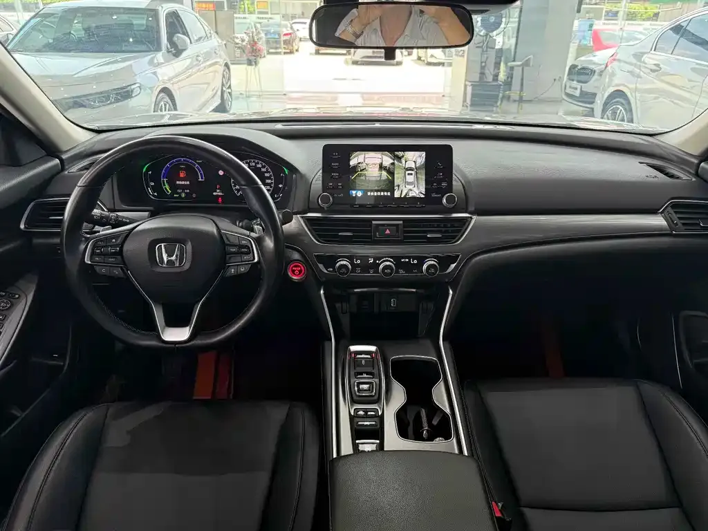 Honda Accord — фото 8
