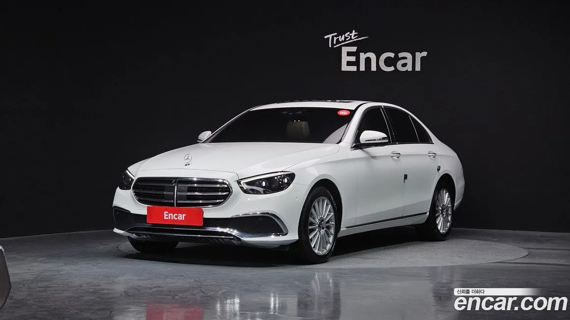 Mercedes-Benz E-Class — фото 1