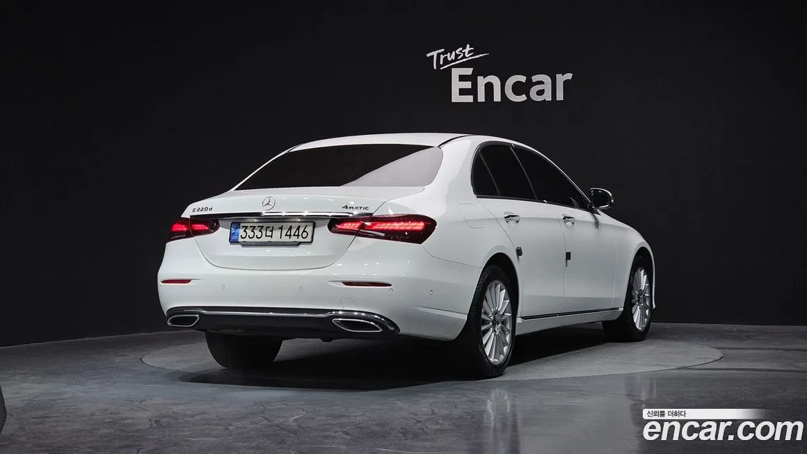 Mercedes-Benz E-Class — фото 2