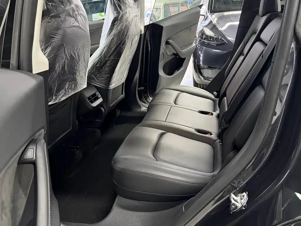 Tesla Model Y 2024 из CN, фото 9