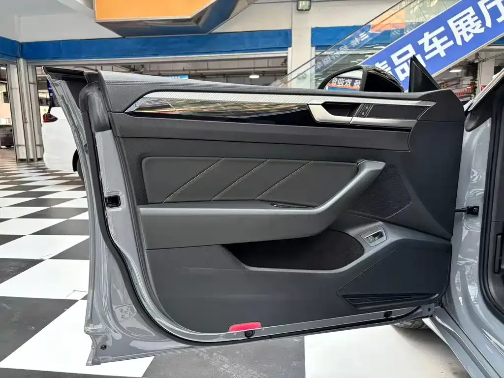 Volkswagen CC 2022 из CN, фото 5