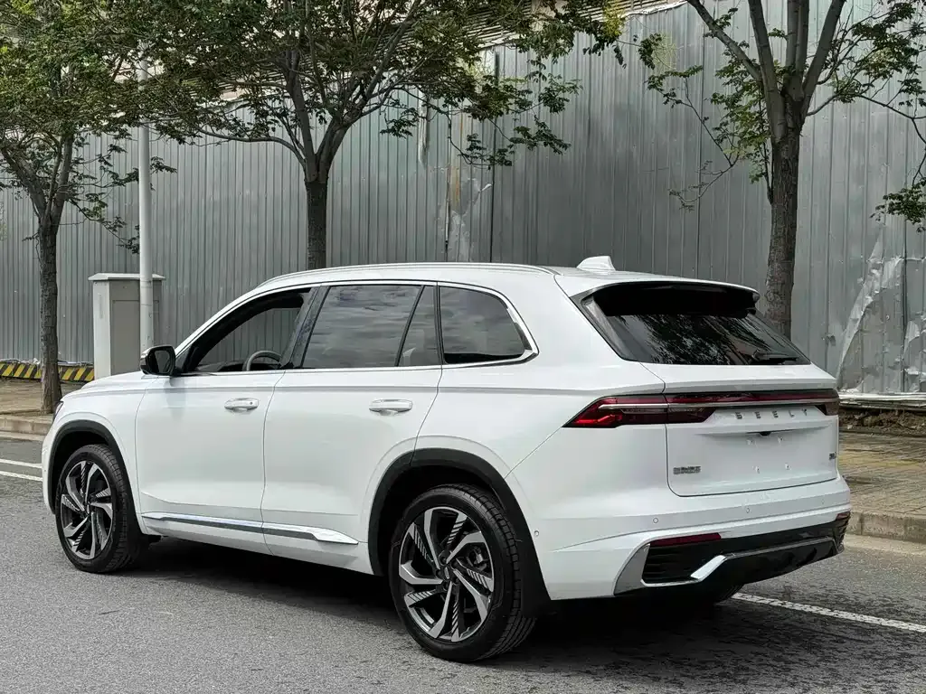 Geely Xingyue L — фото 10