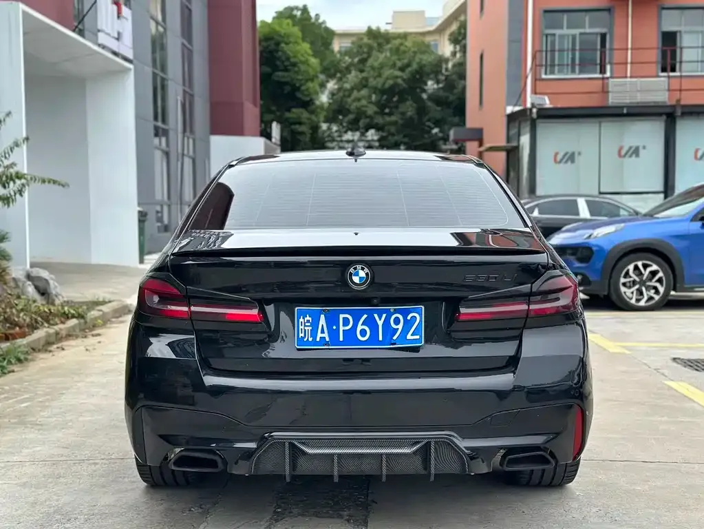 BMW 5 Series 2023 из CN, фото 5
